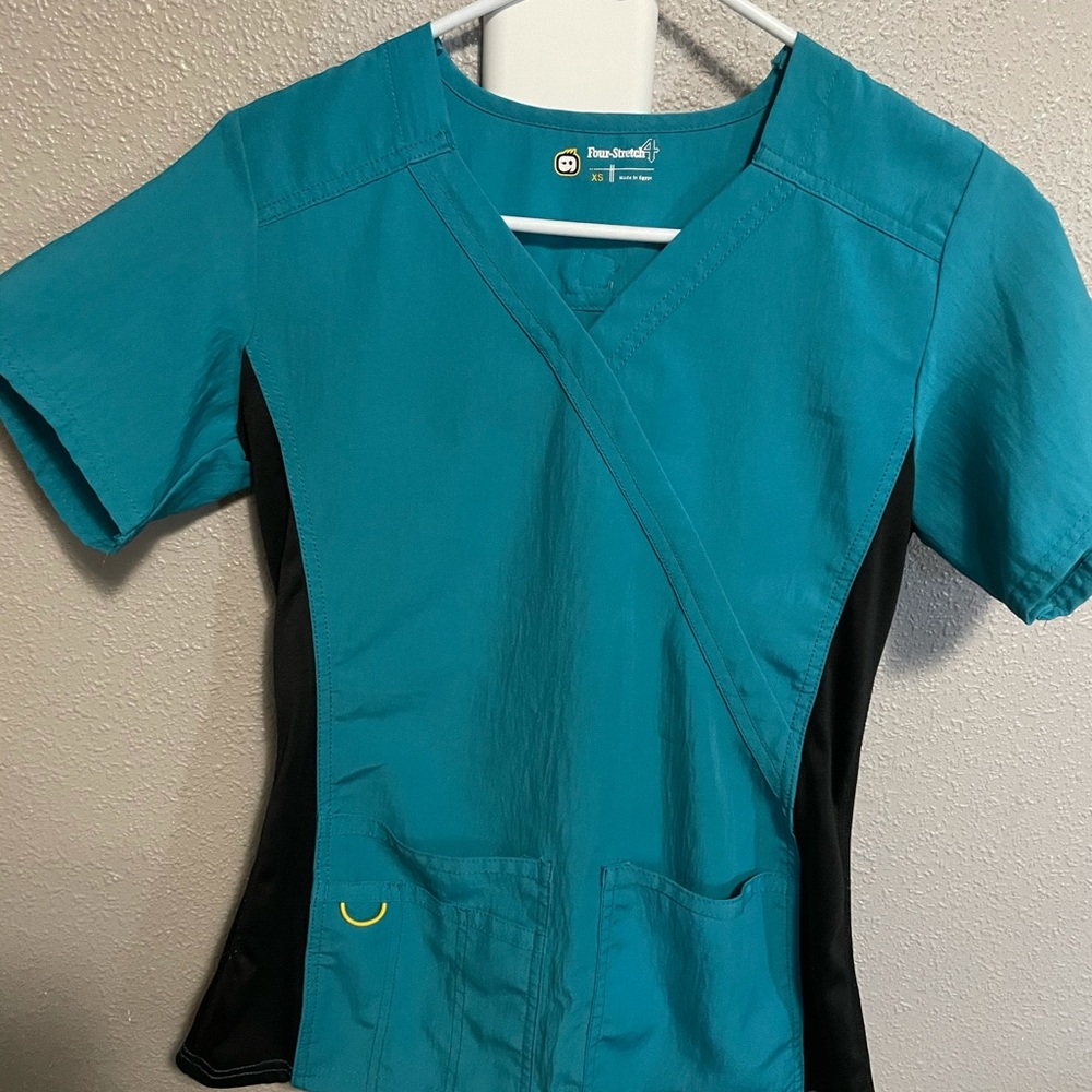 Wonderwink xs teal scrub top